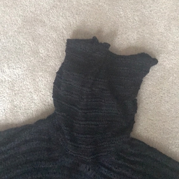 Poncho - Picture 2 of 3